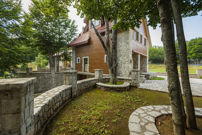 Lovcen Milli Parkı'nda satılık ev